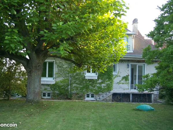 A louer, au calme à Fontaine le Port, Pavillon 6 pièces 123 m2 + jardin 800 m2