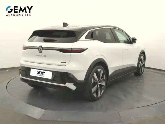 Renault Megane e-tech 220 ch autonomie confort gsr2 — photo 18