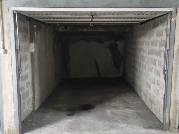 Vend garage fermé