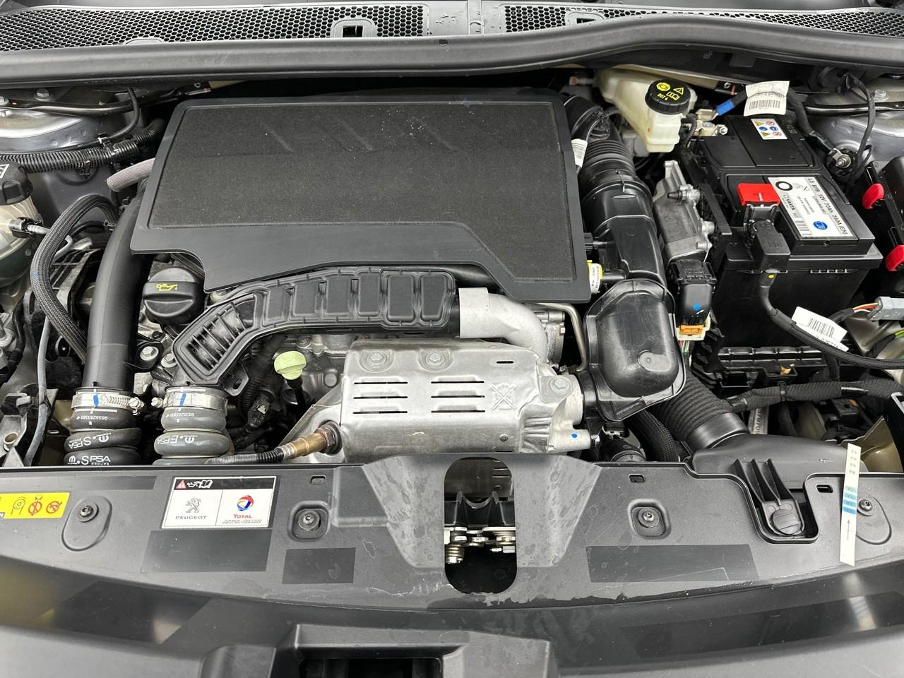 Peugeot 2008 puretech 130 s&s eat8 style — photo 13