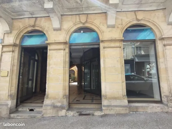 Local 160 m²