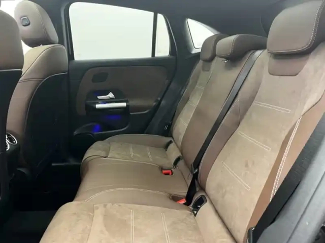 Mercedes Gla 200 d amg line — photo 20