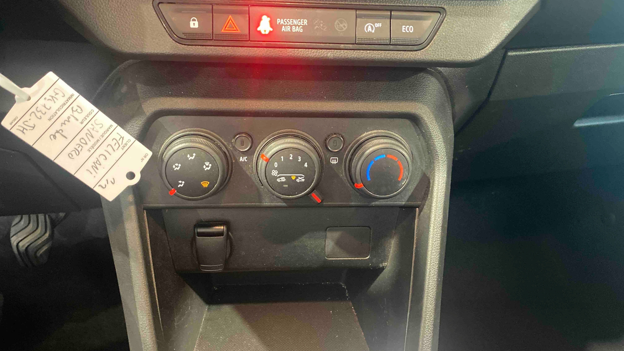 Dacia Sandero ECO-G 100 - 22 — photo 18