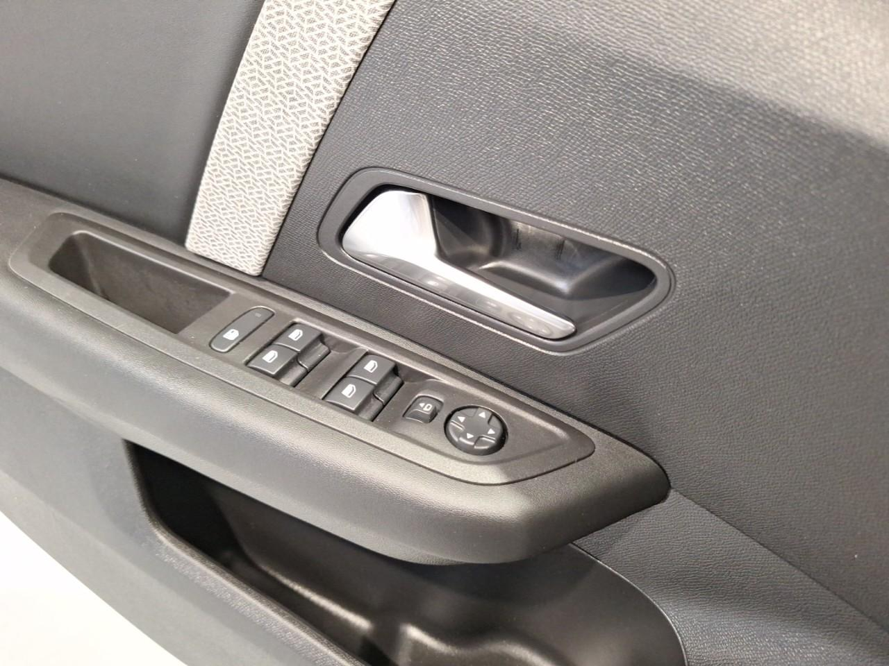 Citroën C4 bluehdi 130 eat8 plus — photo 23