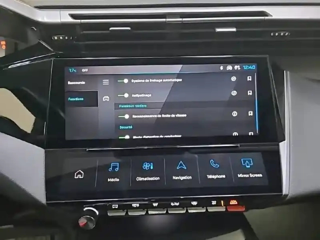 Peugeot 308 sw phev 180 e-eat8 — photo 22