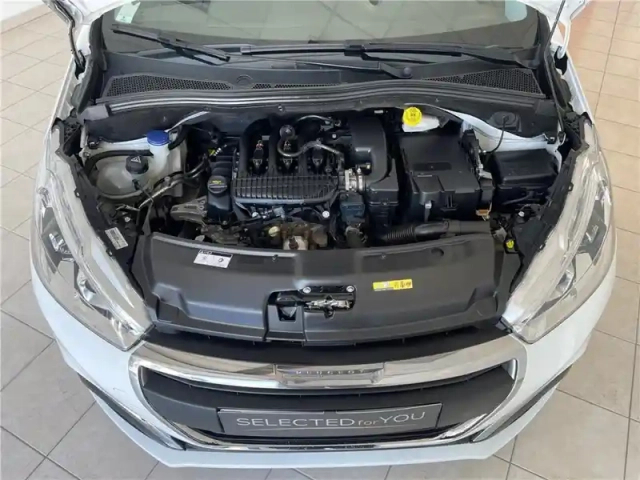 Peugeot 208 puretech 82ch s&amp;s bvm5 — photo 22