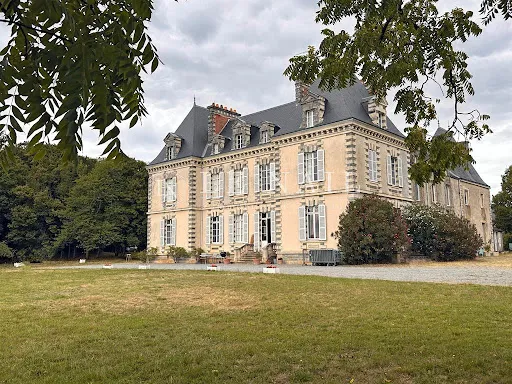 Château 30 pièces 820 m²