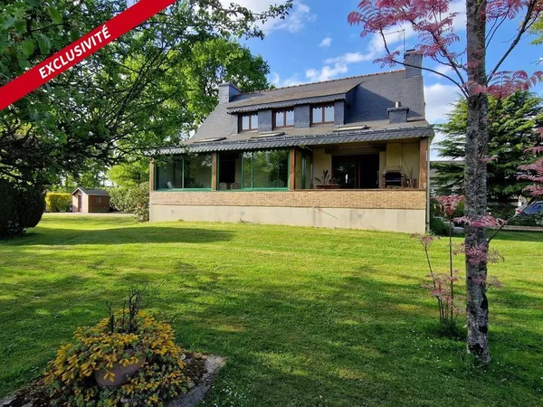 SAINT-GUYOMARD  BIEN ATYPIQUE - 5 CHAMBRES - 4 280 M² - DÉPENDANCES 225 M²