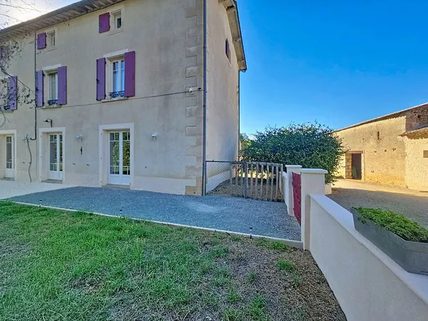 Maison 9 pièces 310 m²