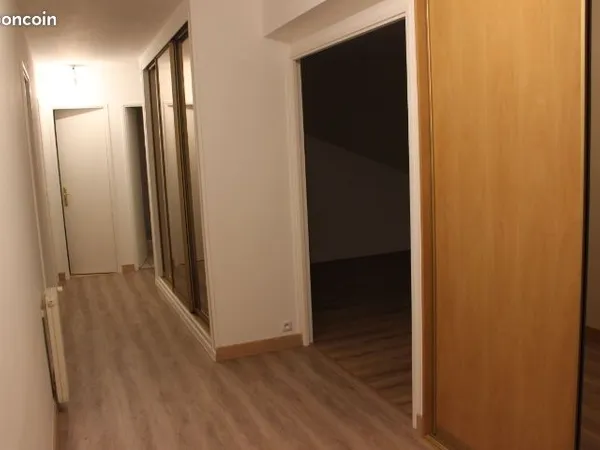 Location T4 avec garage