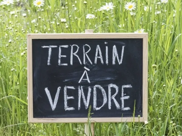Terrain 330 m²