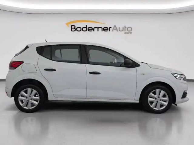 Dacia Sandero sce 65 — photo 295