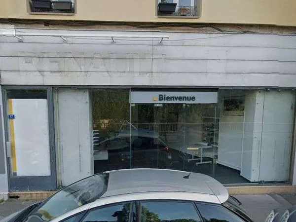 A louer grand local 620m² proche métro à Oullins