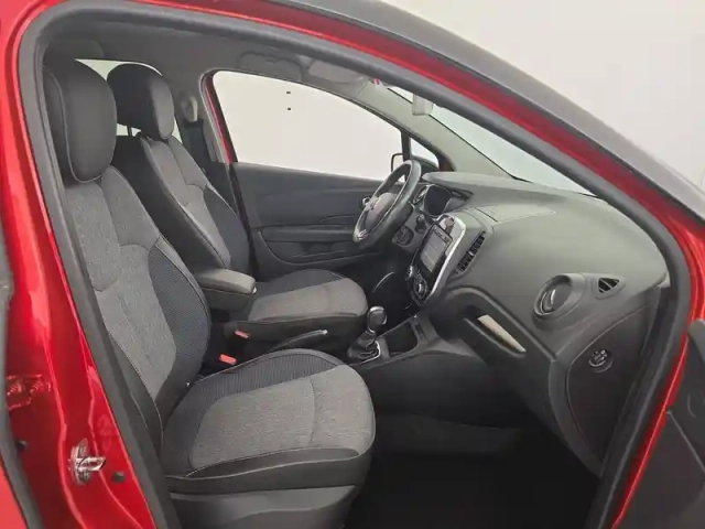 Renault Captur tce 120 energy edc — photo 32