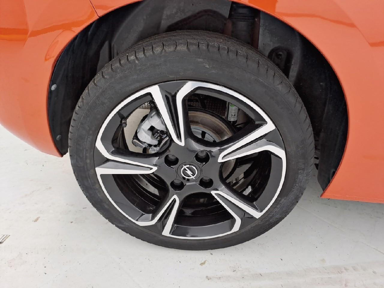 Opel Corsa 1.2 turbo 130 ch bva8 gs line — photo 11
