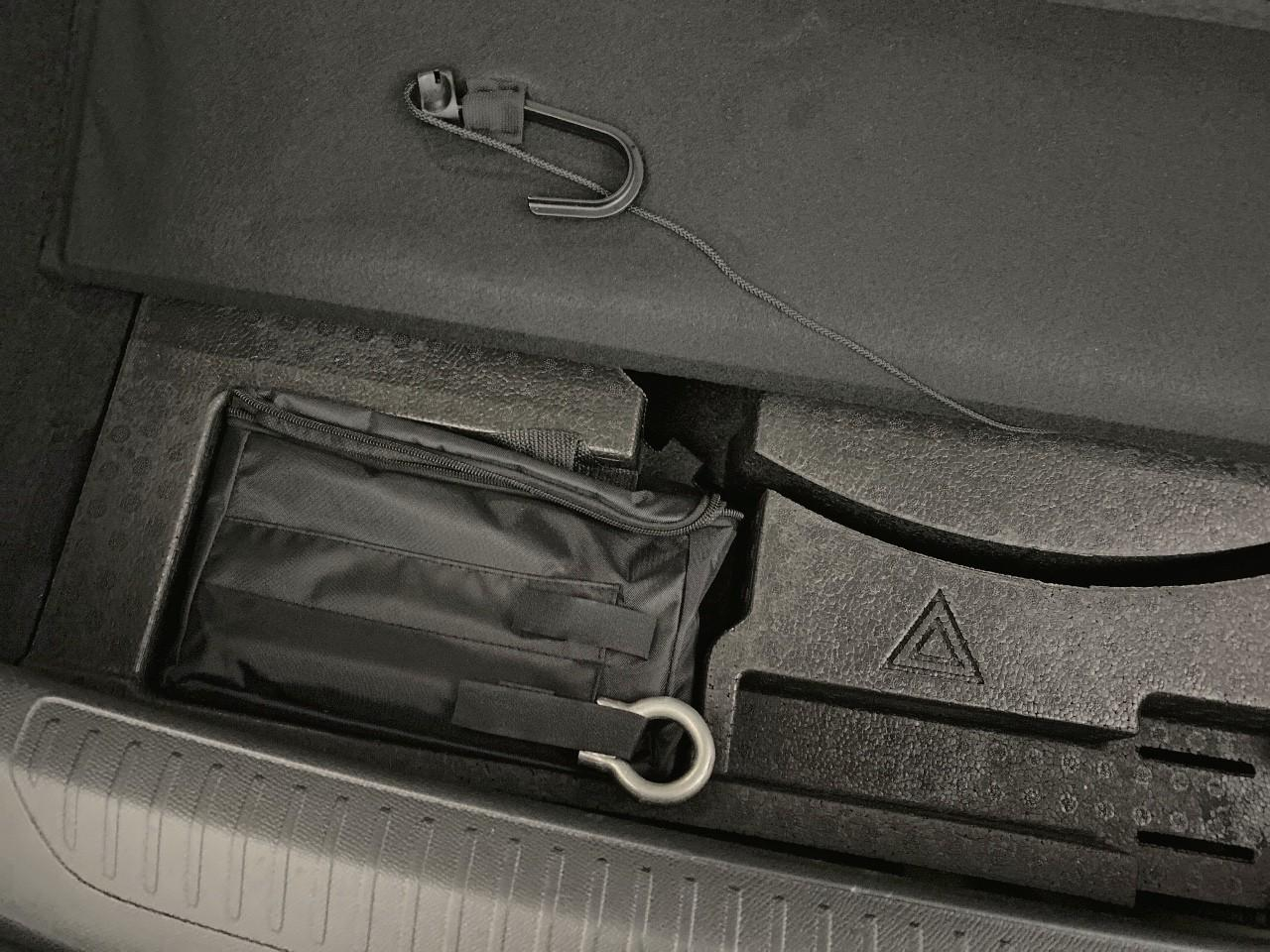 Peugeot 408 hybrid 145 e-dcs6 allure — photo 16