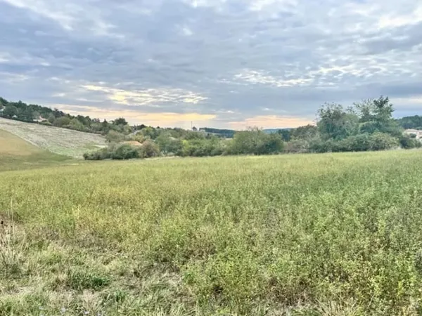 Terrain 1300 m²