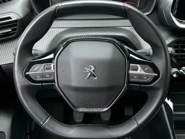 Peugeot 208 1.2 puretech 75ch s&amp;s style — photo 11