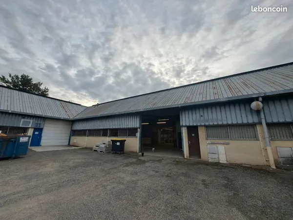 Bâtiment entrepôt 665m2