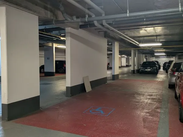 Place de parking large et sécurisée - Bois-Colombes - Disponible immédiatement