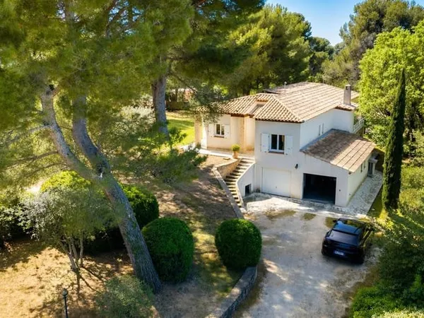 Maison 5 pièces 180 m²