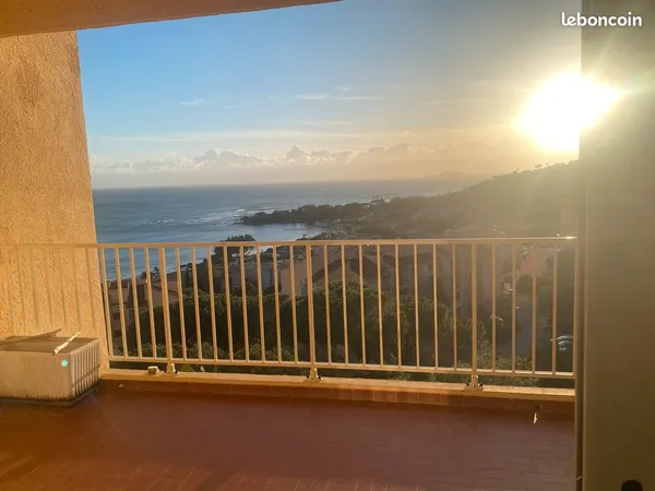 Très grand F2 vu mer Santa lina