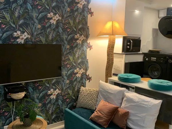 Studio meublé 16 m² - Nice Bornala - 630 tout compris - libre jusqu'à fin mai