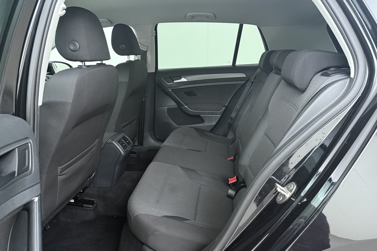 Volkswagen Golf 7 — photo 8