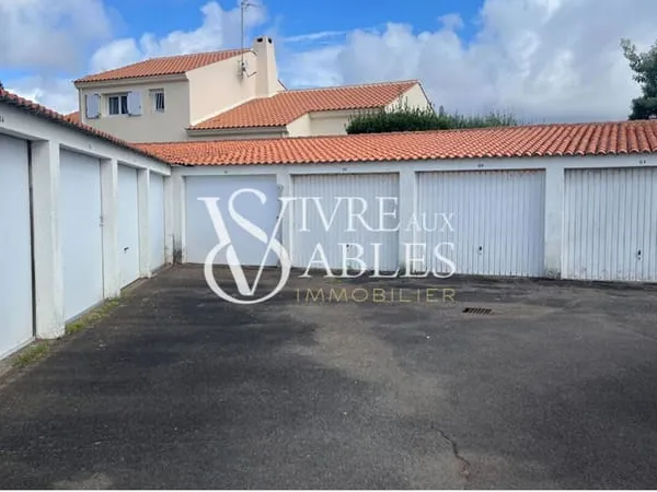 LES SABLES D'OLONNE - CENTRE - GARAGE - 14 M²