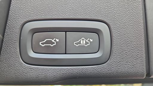 Volvo XC60 T6 Recharge 2.0 Ti 253 Plug in Hybrid 145 AWD Geartronic8 - Plus Style Dark – 2024 – 42063 km – Hybride rechargeable – Boîte Automatique — photo 52