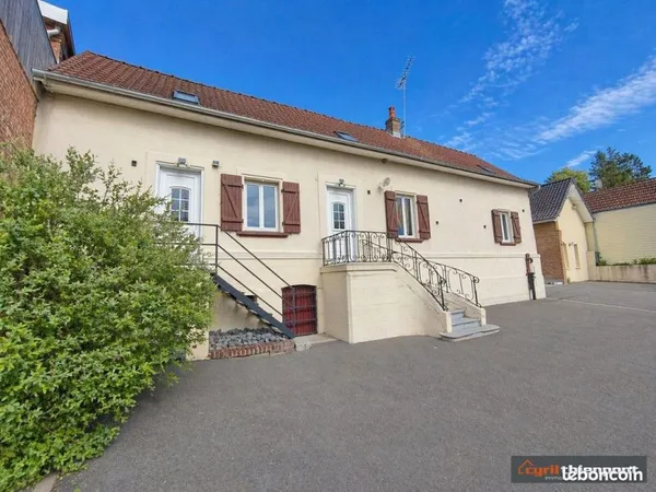 Maison 7 pièces 230 m²