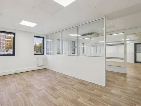 Bureaux 251 m²