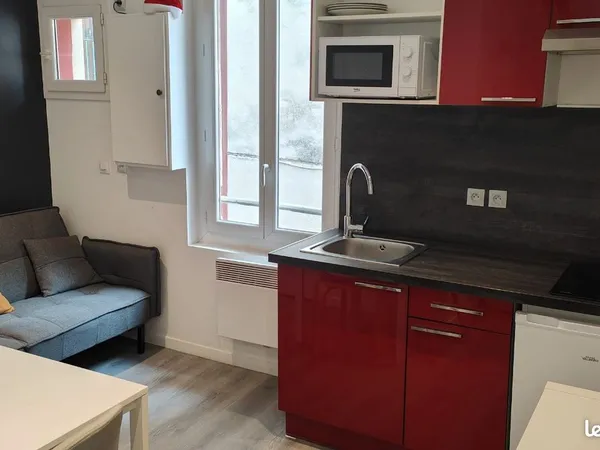 ✨ Studio meublé rénové vendu loué - Rentabilité supérieure à 9 % - Grenoble
