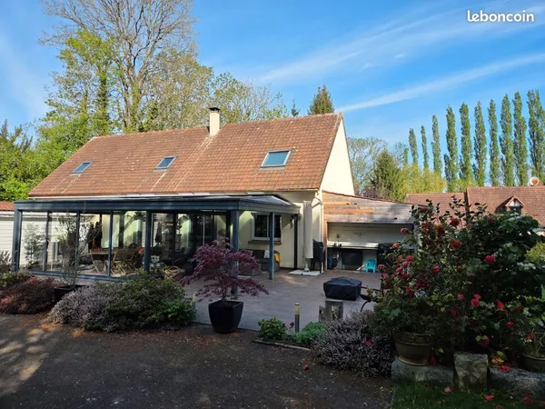 Maison avec volumes généreux