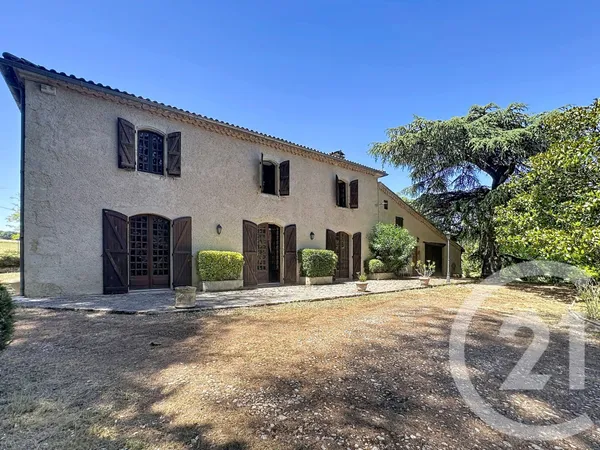 Maison 10 pièces 280 m²