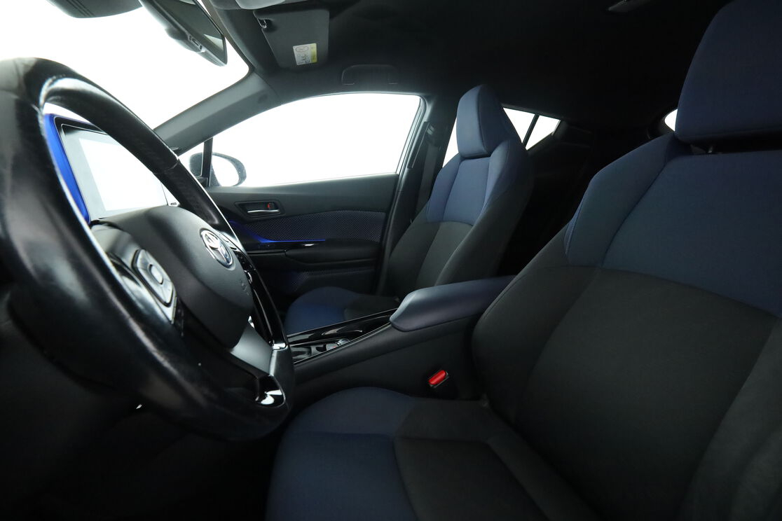 Toyota C-HR 1.8 Hybride Dynamic — photo 9