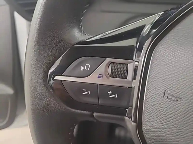 Peugeot 208 puretech 100 s&amp;s bvm6 — photo 24