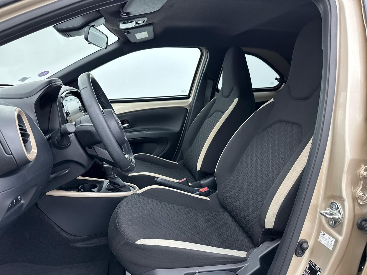 Toyota Aygo 1.0 vvt-i 72 s-cvt design — photo 9