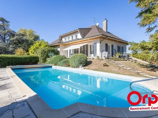 Maison 7 pièces 340 m²