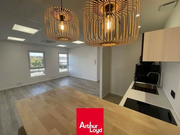 Bureau 78 m²