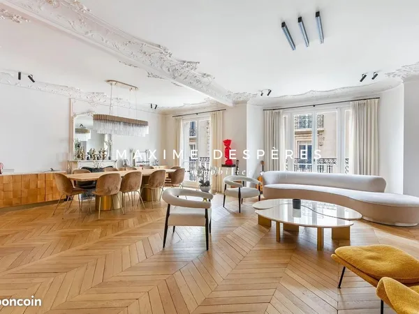 Appartement 8 pièces 217 m²
