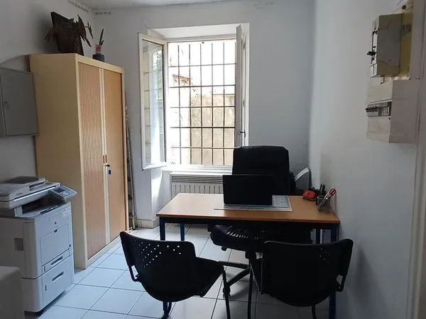 Bureau à louer en espace partagé - Idéal commercial indépendant