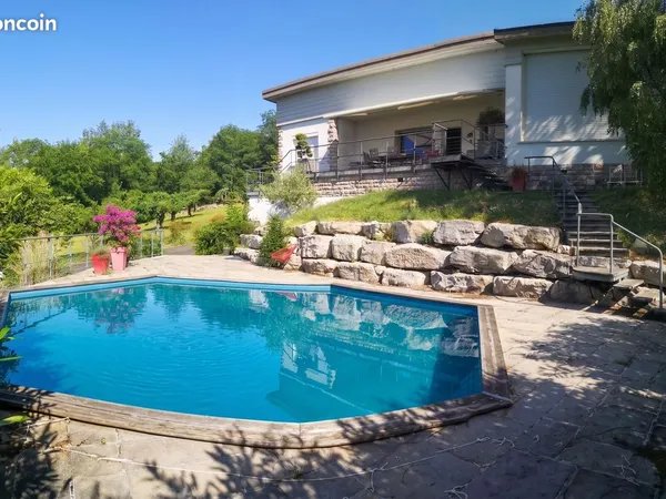 Maison 8 pièces 267 m²