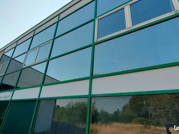 Batiment industriel & bureaux 785 m²