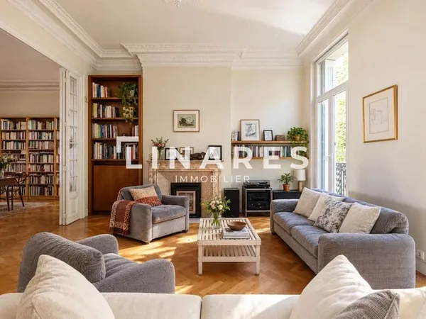 L'ÉLÉGANT LONGCHAMP - Appartement T5 de 175 m2 - 13001 LONGCHAMP