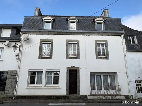 Maison 11 pièces 214 m²