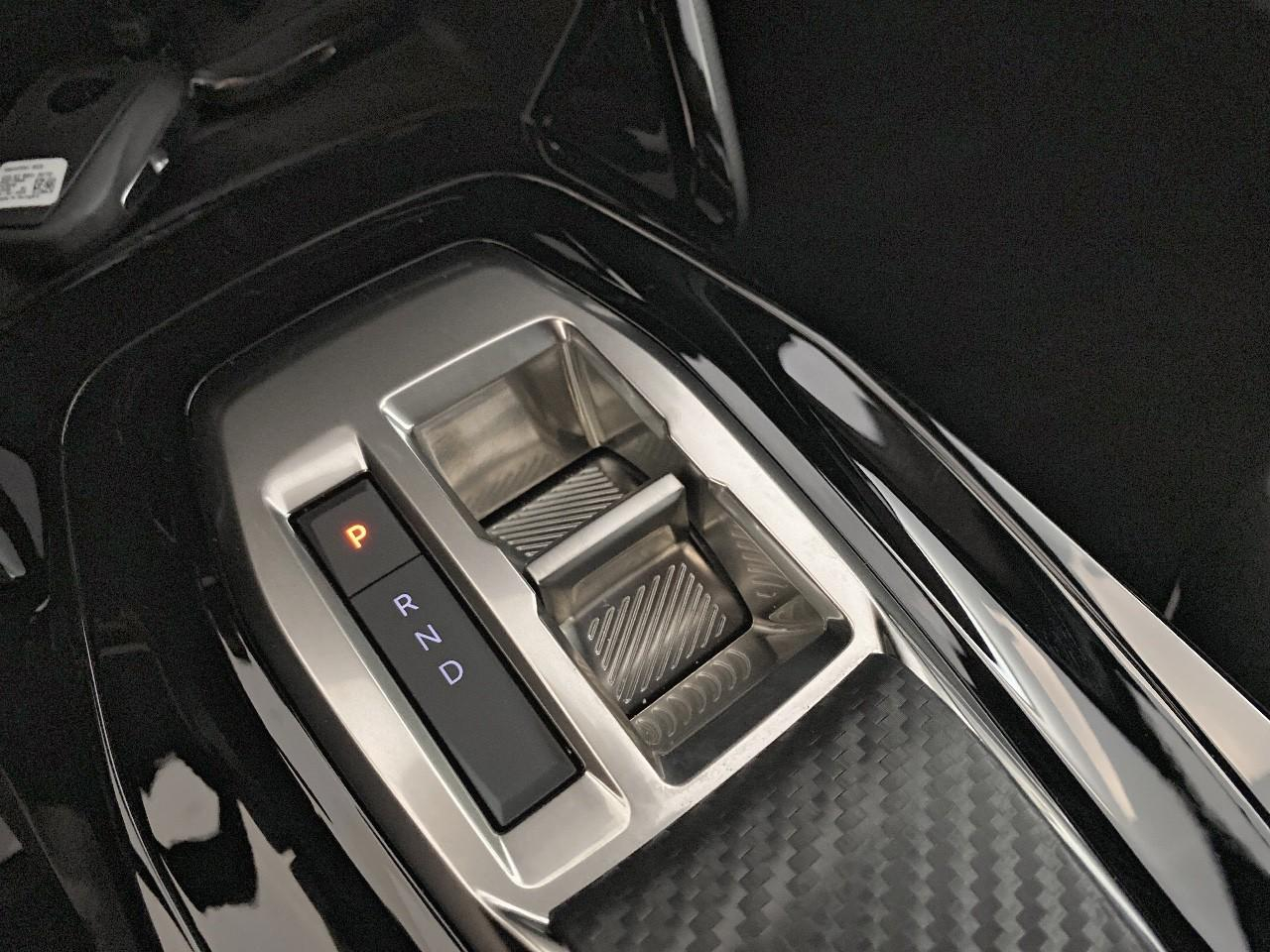Peugeot 2008 hybrid 145 ch e-dcs6 allure — photo 15