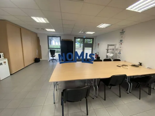 Bureaux 94 m²