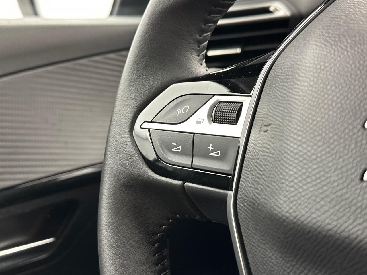 Peugeot 208 electrique 50 kwh 136ch like — photo 17