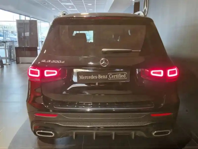 Mercedes Glb 200 d amg line — photo 30